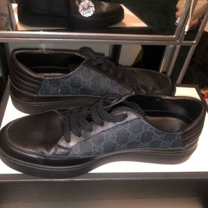 Gucci men’s shoe GG supreme canvas